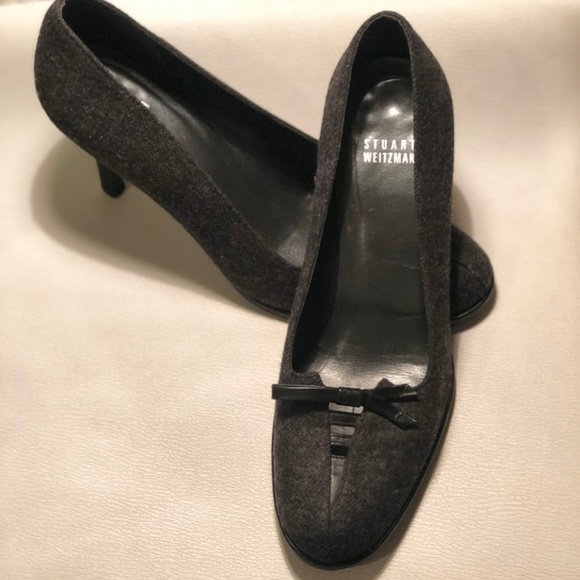 Stuart Weitzman Gray/Black Wool Pumps Leather Bow - Picture 5 of 5